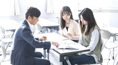 北海商科大学 商学部 (商学科・観光産業学科)