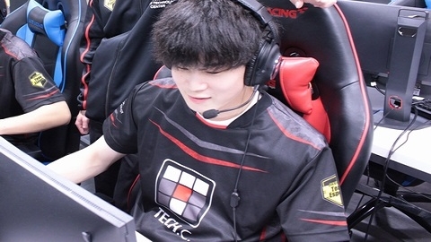 東京デザインテクノロジーセンター専門学校(IT・ホワイトハッカー・ロボット・ゲーム・イラスト・VTuber・アニメ・esports・CG)