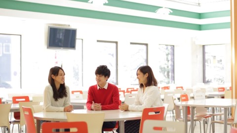 大阪成蹊短期大学 就職率100%。夢を実現する就職支援