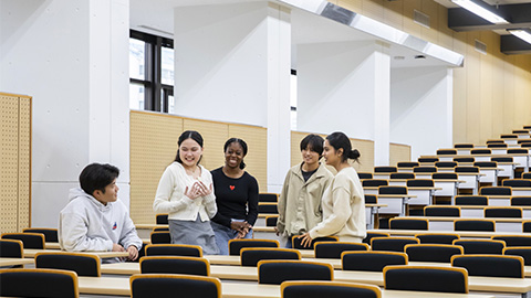 明海大学